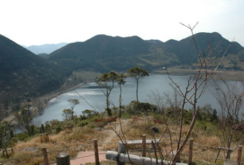 藺牟田池　飯盛山より