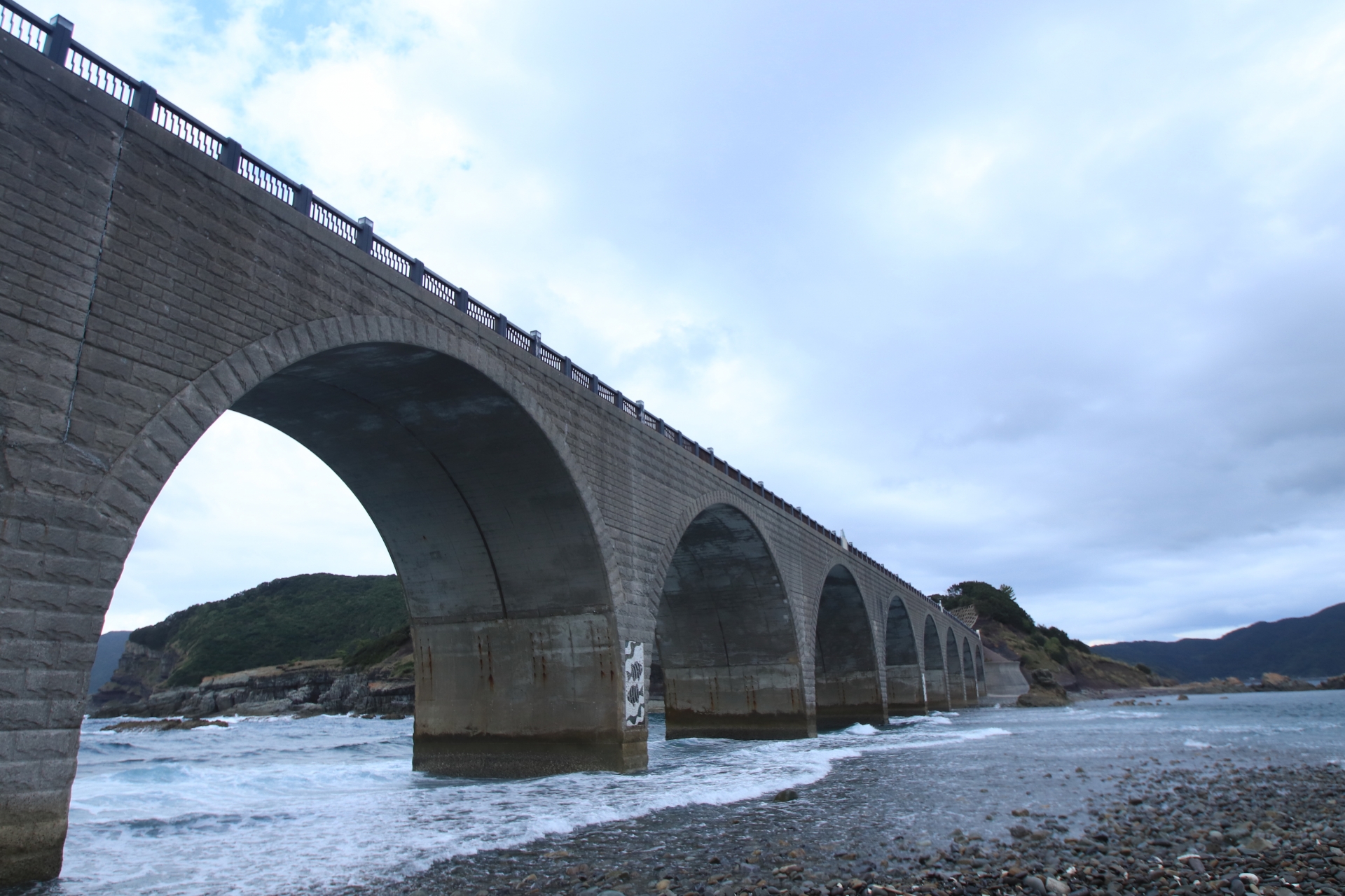 青潮 甑島 甑島生まれのどっしりとした味わい 手造り青潮 - 株式会社